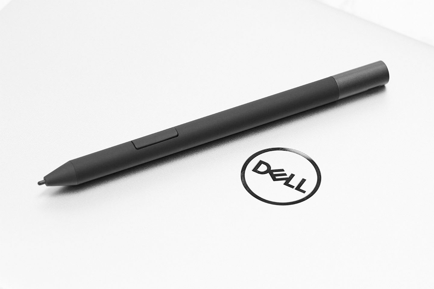 Laptop Dell XPS 13 9310 JGNH61 2-in-1trang bị bút Dell Premium Active Pen tiên tiến